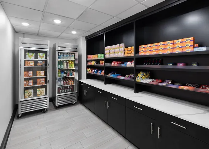 La Quinta Inn & Suites By Wyndham Houston Bush Iah South